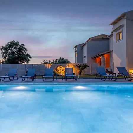 Avgi Villa & Avra House With Shared Pool By Filoxenia Villas Гоувия