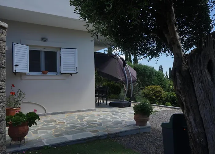Avgi - Avra House With Shared Pool By Filoxenia Ferienhaus *