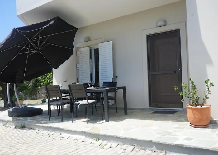 Avgi - Avra House With Shared Pool By Filoxenia Ferienhaus *