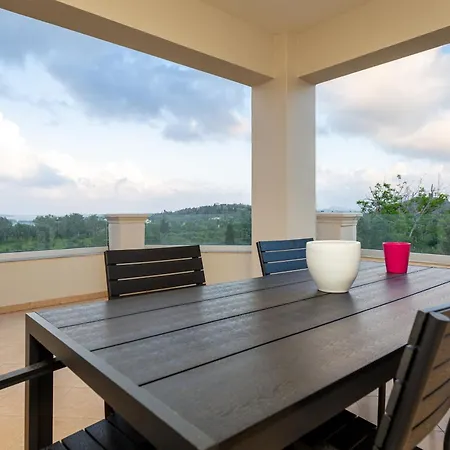 Avgi - Avra House With Shared Pool By Filoxenia Case de vacanță