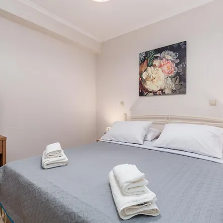 Avgi - Avra House With Shared Pool By Filoxenia