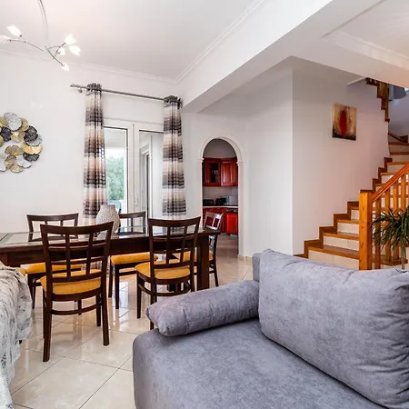 Avgi - Avra House With Shared Pool By Filoxenia Vakantiehuis *