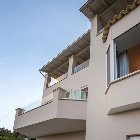 Vakantiehuis Avgi - Avra House With Shared Pool By Filoxenia