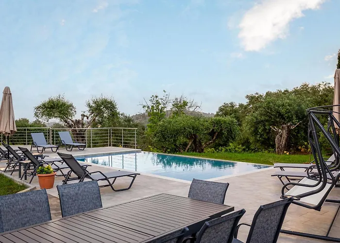 Avgi - Avra House With Shared Pool By Filoxenia Casa vacanze Gouvia