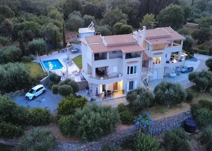 Avgi - Avra House With Shared Pool By Filoxenia Casa vacanze Gouvia